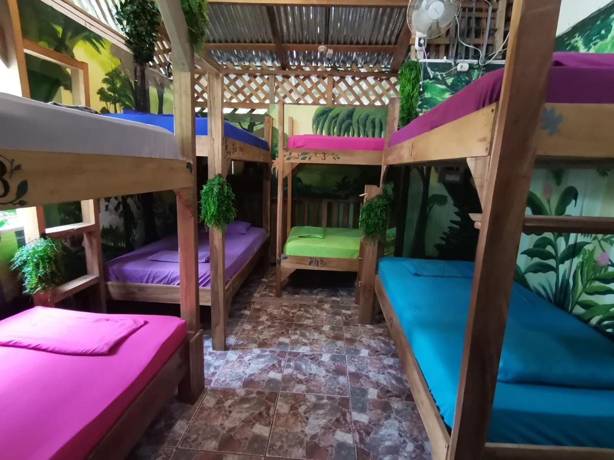 Oasis Beachfront Hostel Πουέρτο Λιμόν Εξωτερικό φωτογραφία