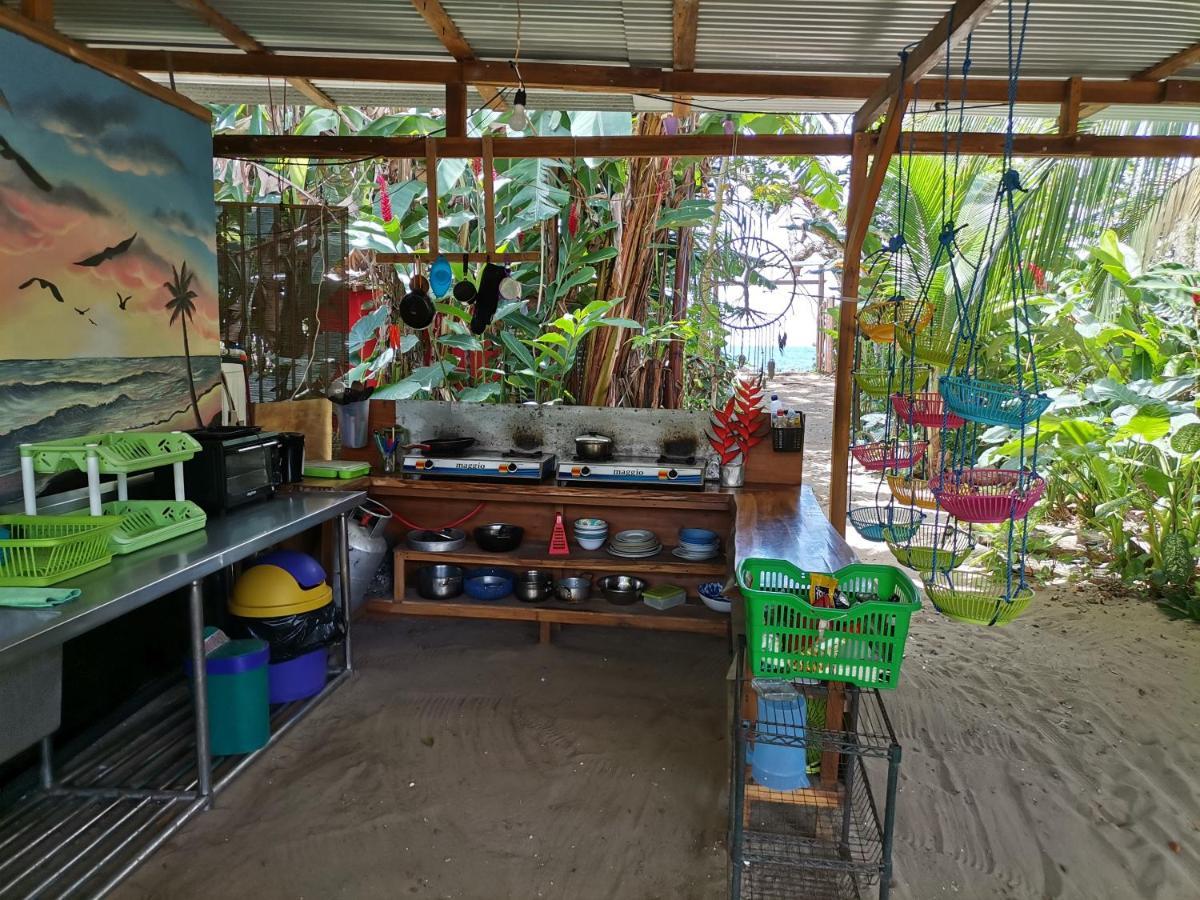 Oasis Beachfront Hostel Πουέρτο Λιμόν Εξωτερικό φωτογραφία
