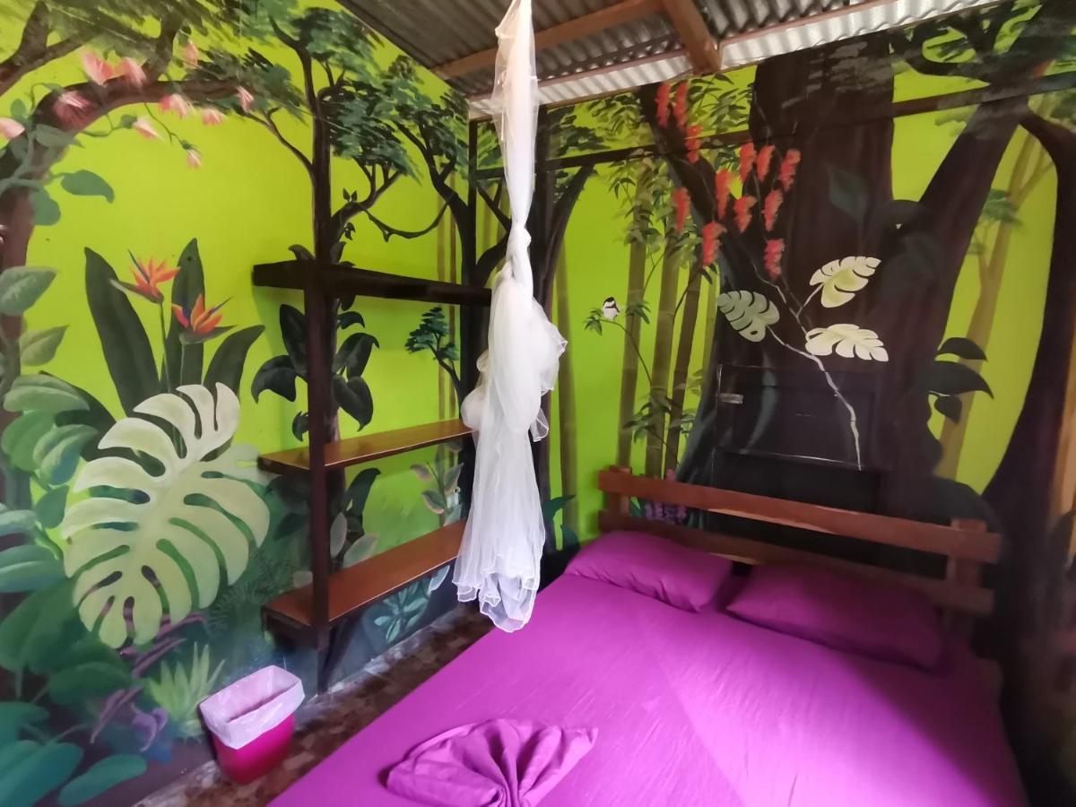 Oasis Beachfront Hostel Πουέρτο Λιμόν Εξωτερικό φωτογραφία